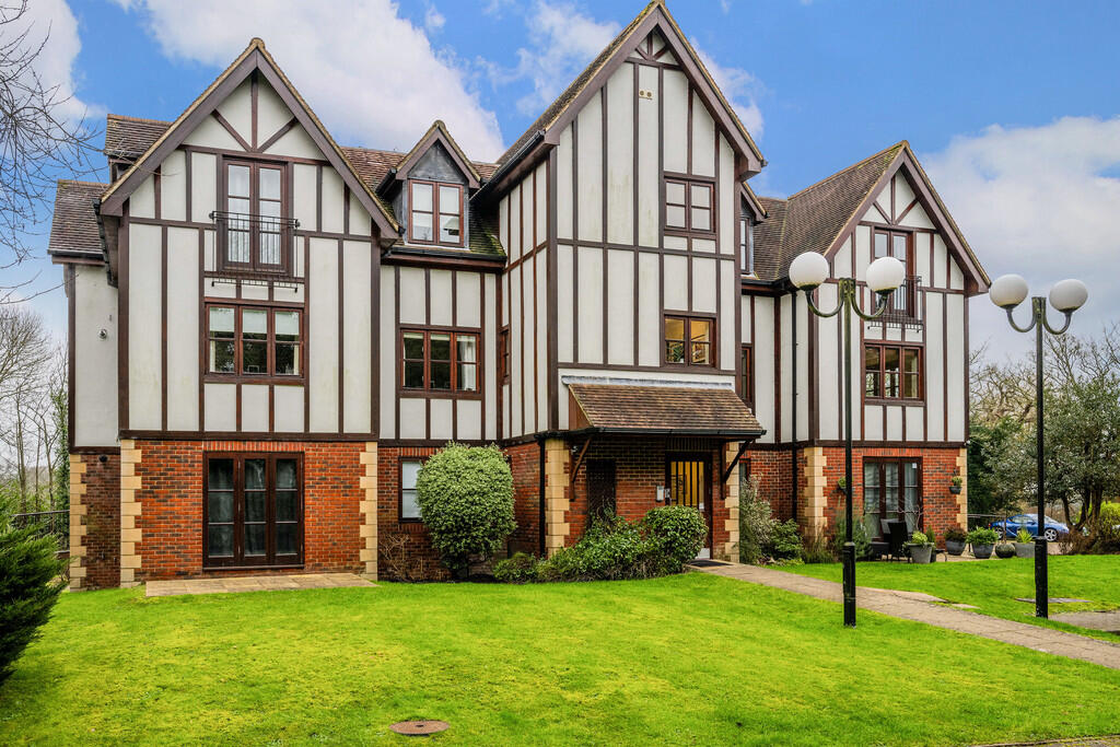 WONHAM PLACE, 8 (...