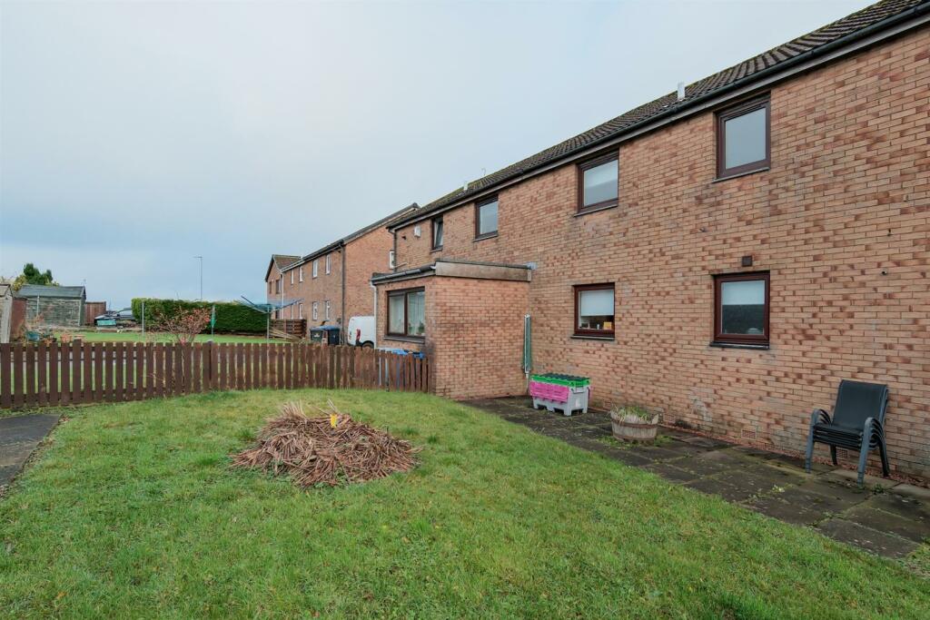 006-16 Hemmingen Court Carluke, ML8 5LX.jpg