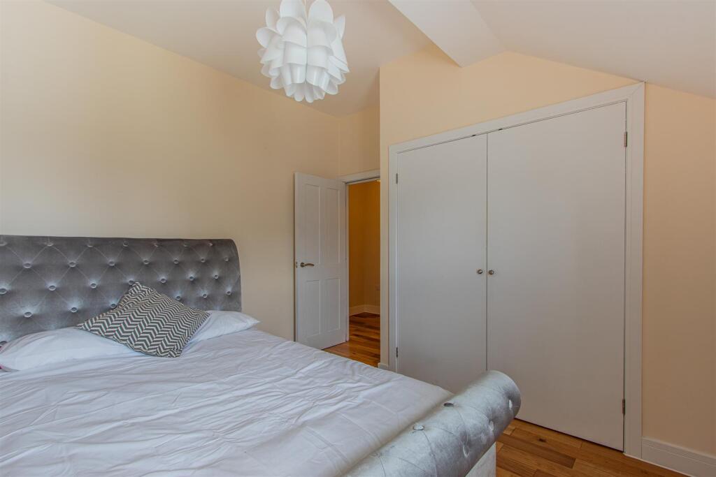 Howard Gardens 1-3, 4-4.jpg