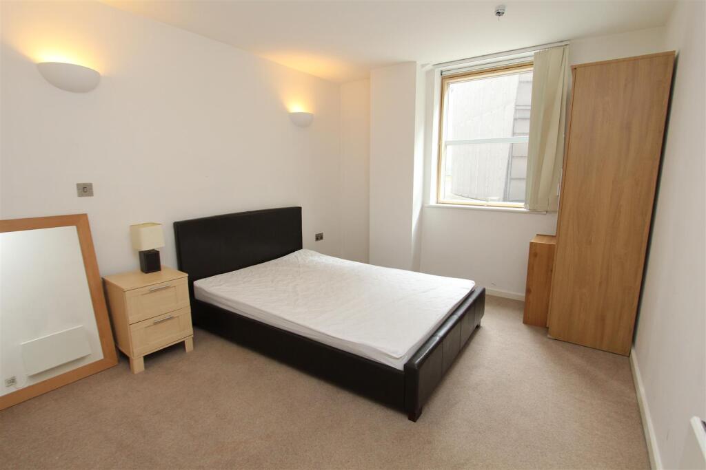 Bed2.JPG