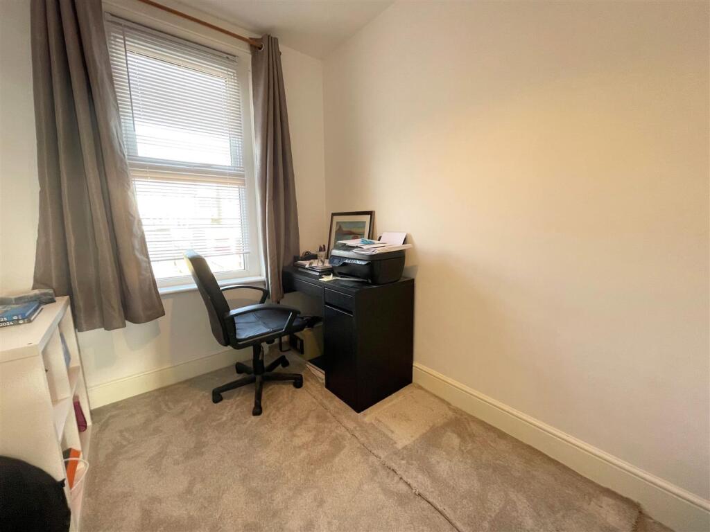 Bedroom 3.jpg