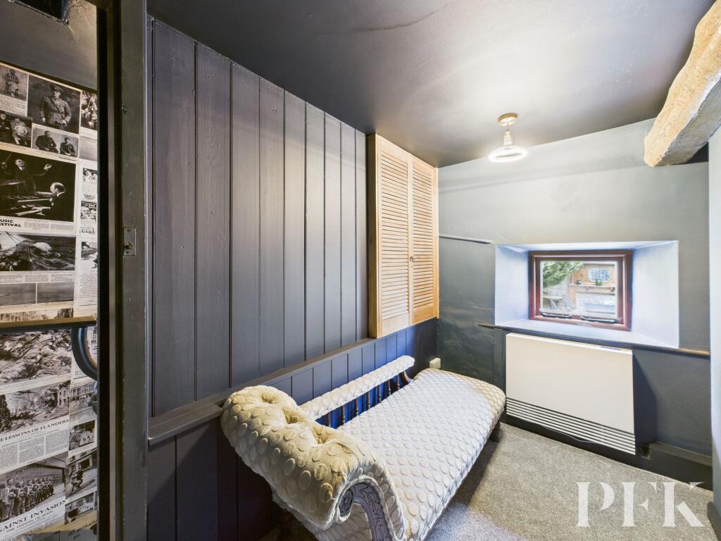 2 Midtown - Dressing Room