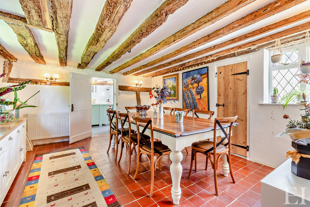 8648450-interiorW...