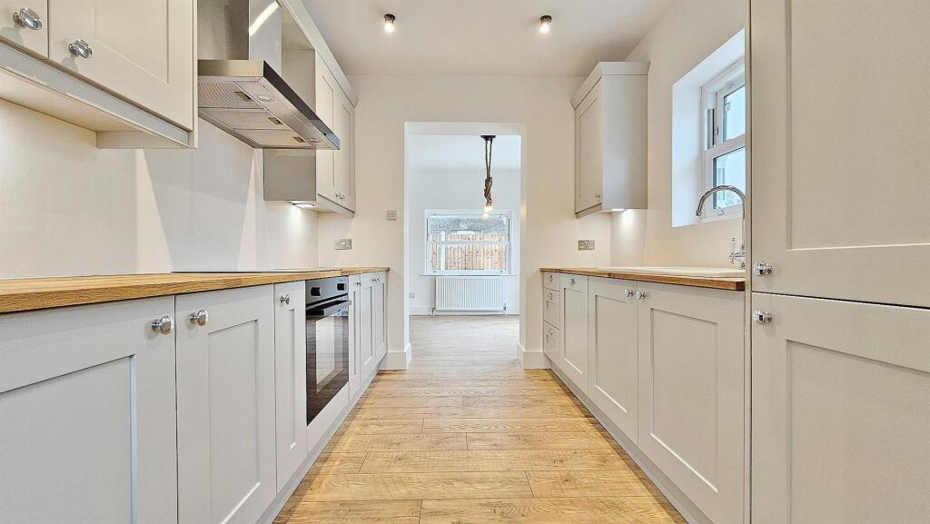 KITCHEN/UTILITY