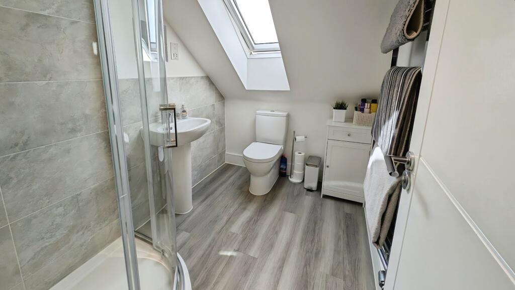 pbox-bathroom-344204.jpg