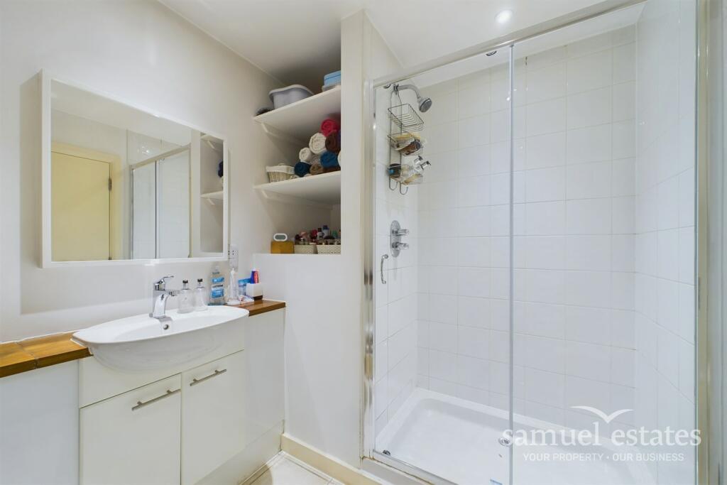 Ensuite bathroom