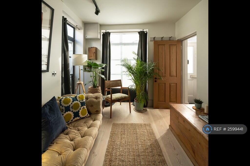 Lounge Area And Entrance