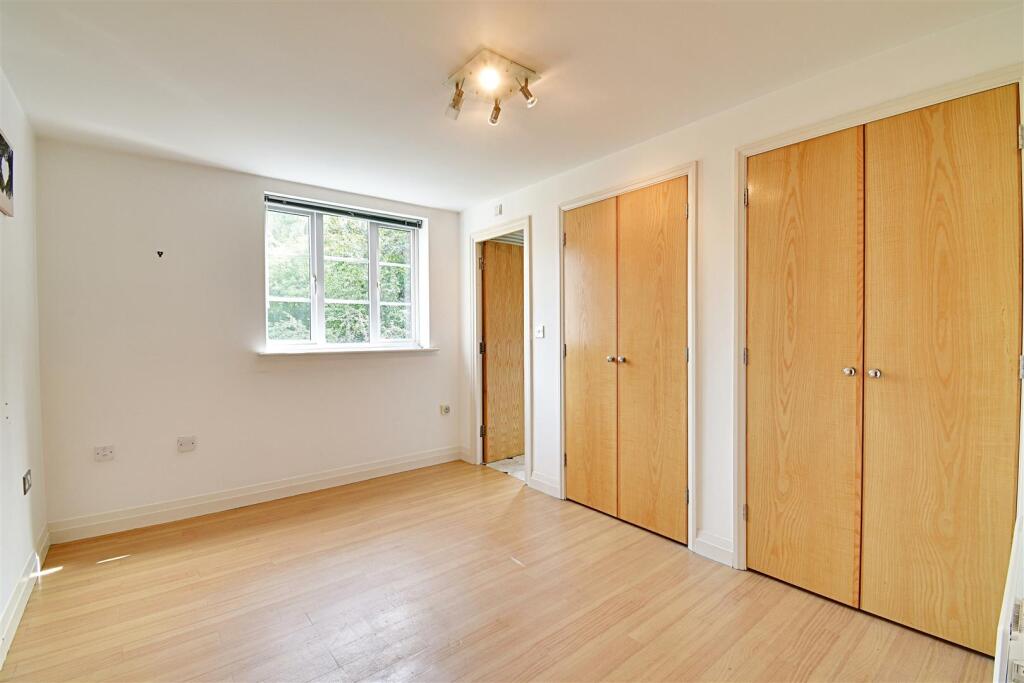 Bedroom 2_1.jpg