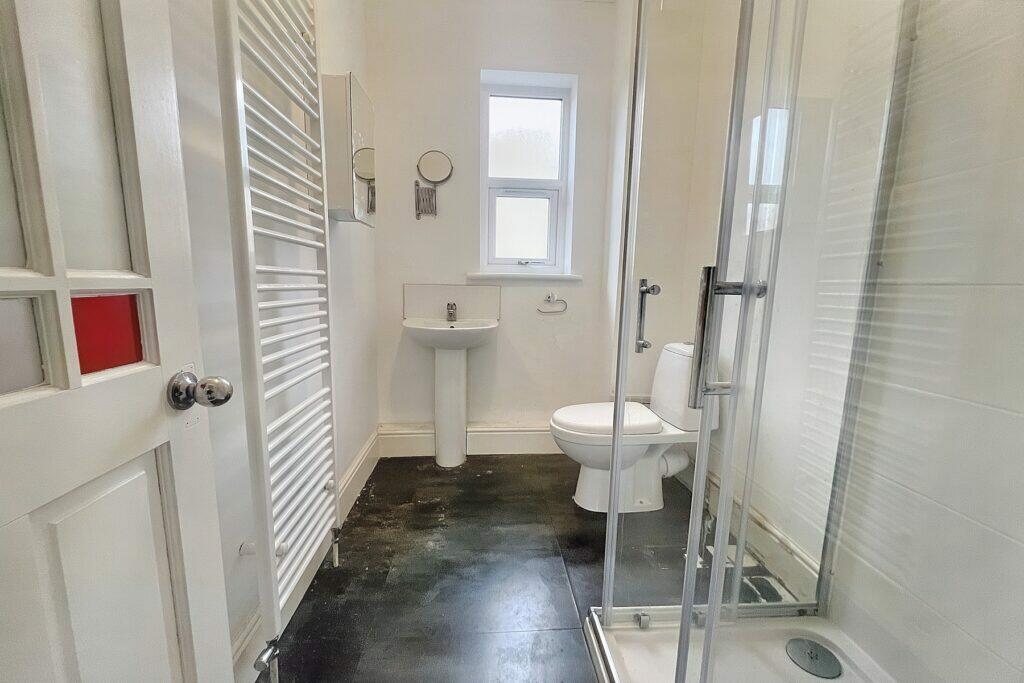 Alexandra Terrace, Sutton-in-Ashfield - Bathroom