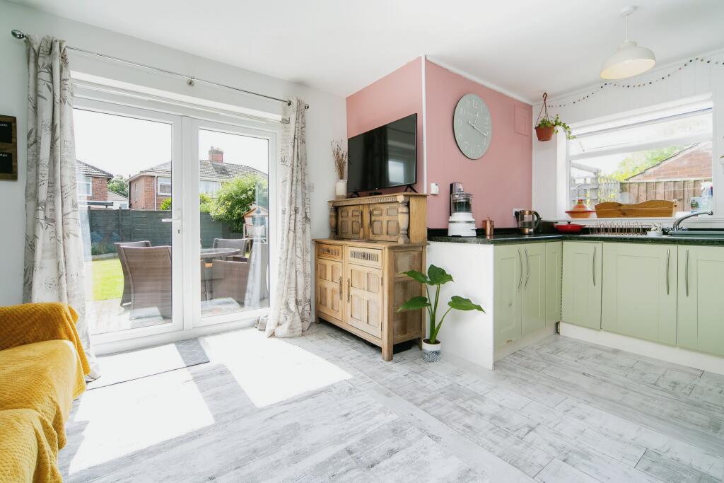 Kitchen/Dining Room