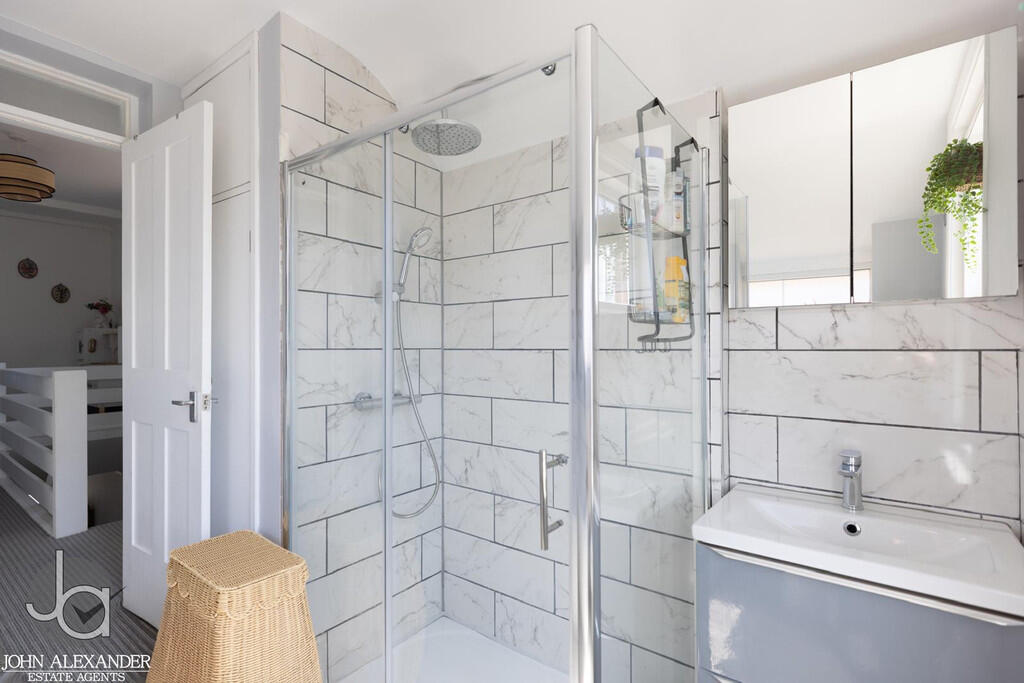 Photo 28-10-2025,...