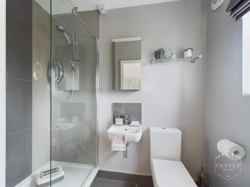 MASTER BEDROOM - ENSUITE