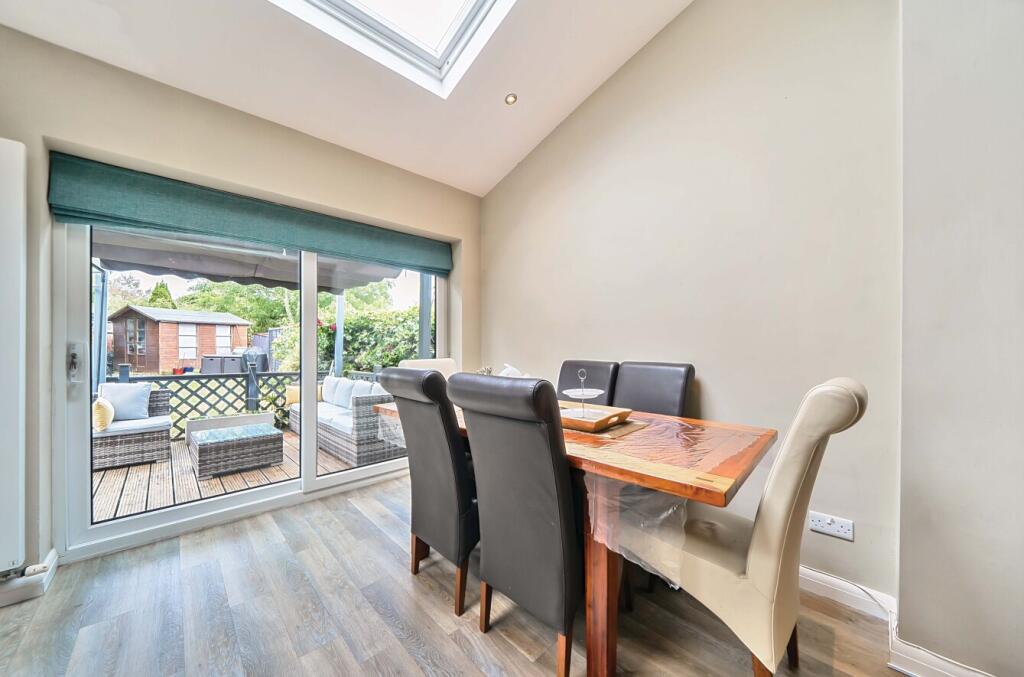 1317962-7-686590a...