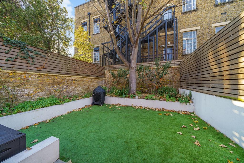 Garden (2).JPG