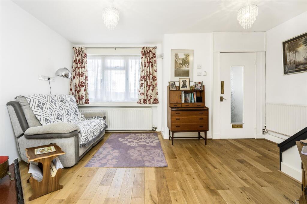 Davidson Frost-Wellings, DFW, Long Elmes, Front ro