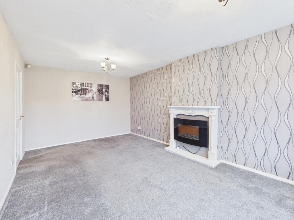 CAM04233G0-PR0045-STILL020