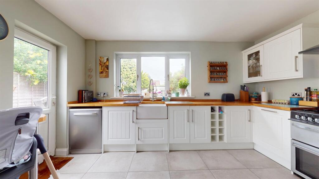 Kitchen/Breakfast Room