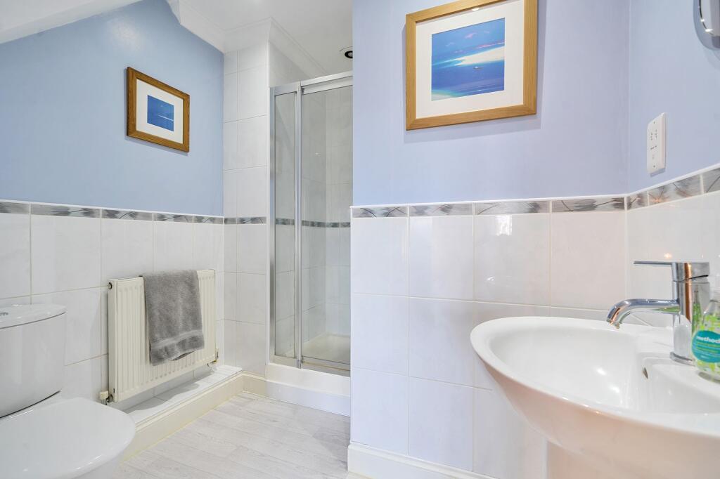 Bathroom/Shower W.C(2)