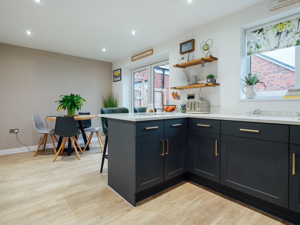 Kitchen / Dining Room