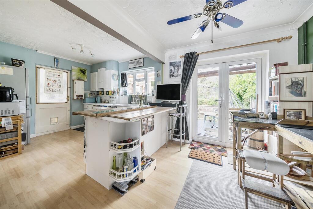 Kitchen / Diner