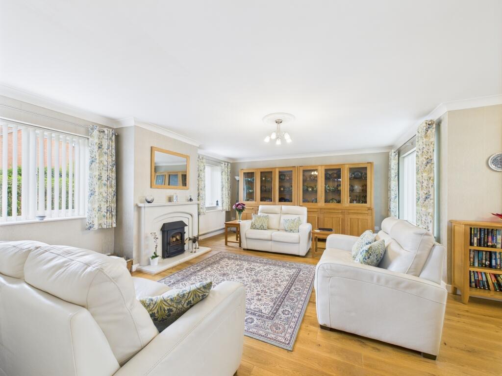 open plan lounge &amp; dining room