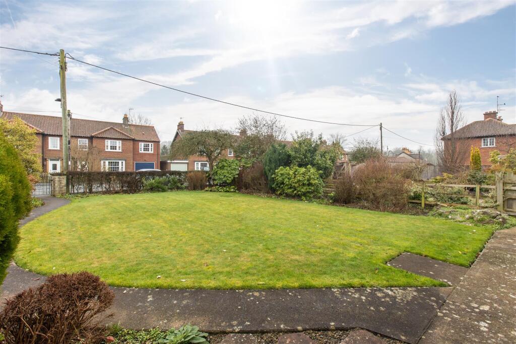 Station Road 9A External-4.jpg