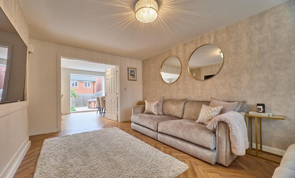 Lounge to Front