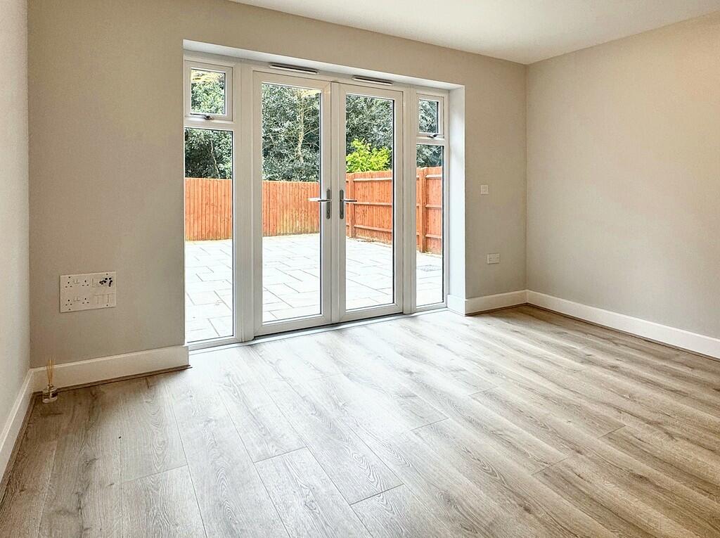 Bright Spacious L...