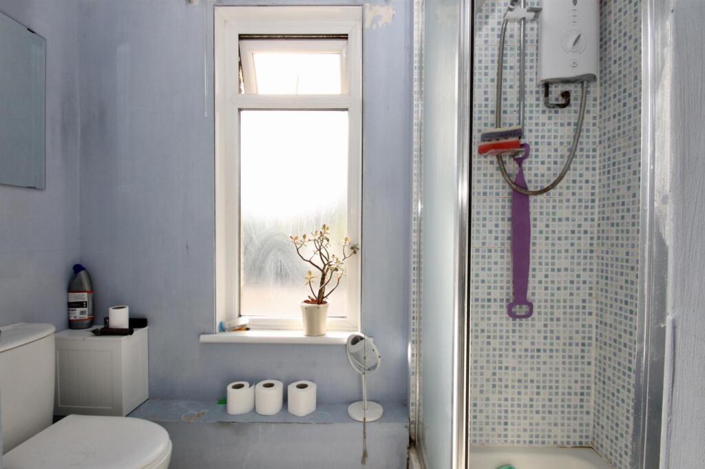 Shower room.jpg