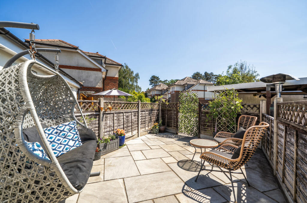 1306803-6-6852de4...