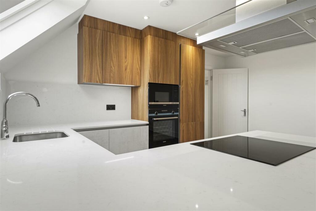 Flat 7 - 7, Sudbury Hill Close  - lSnTfJDrmzrCtRtJ