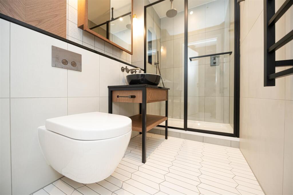 Shower Room .jpg