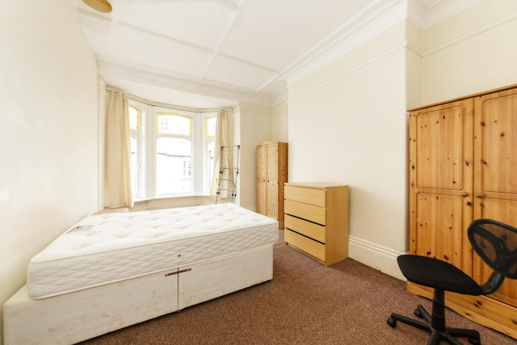 64 queens road upper