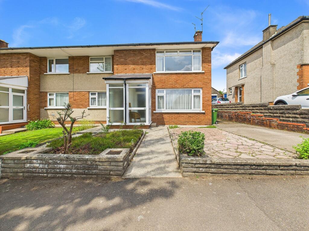 Front Garden &amp; Entrance