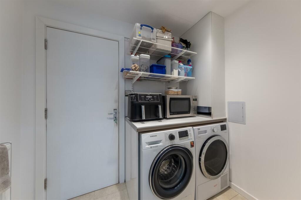 17 Kingfisher Grove-025.jpg