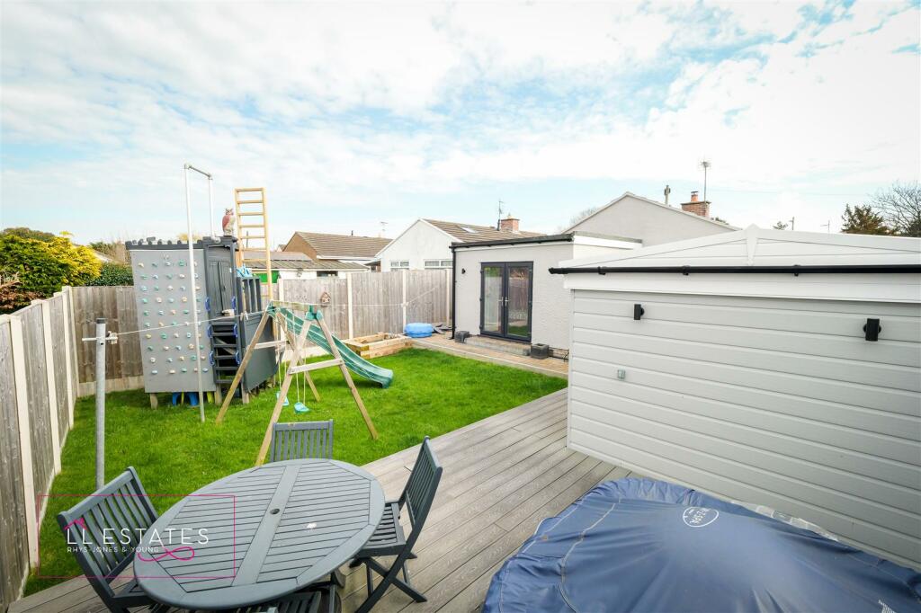 6 kerfoot ave-10.jpg