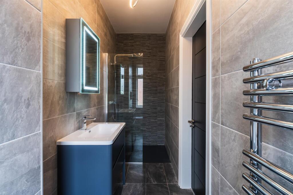 Bedroom 3 En-Suite Shower Room