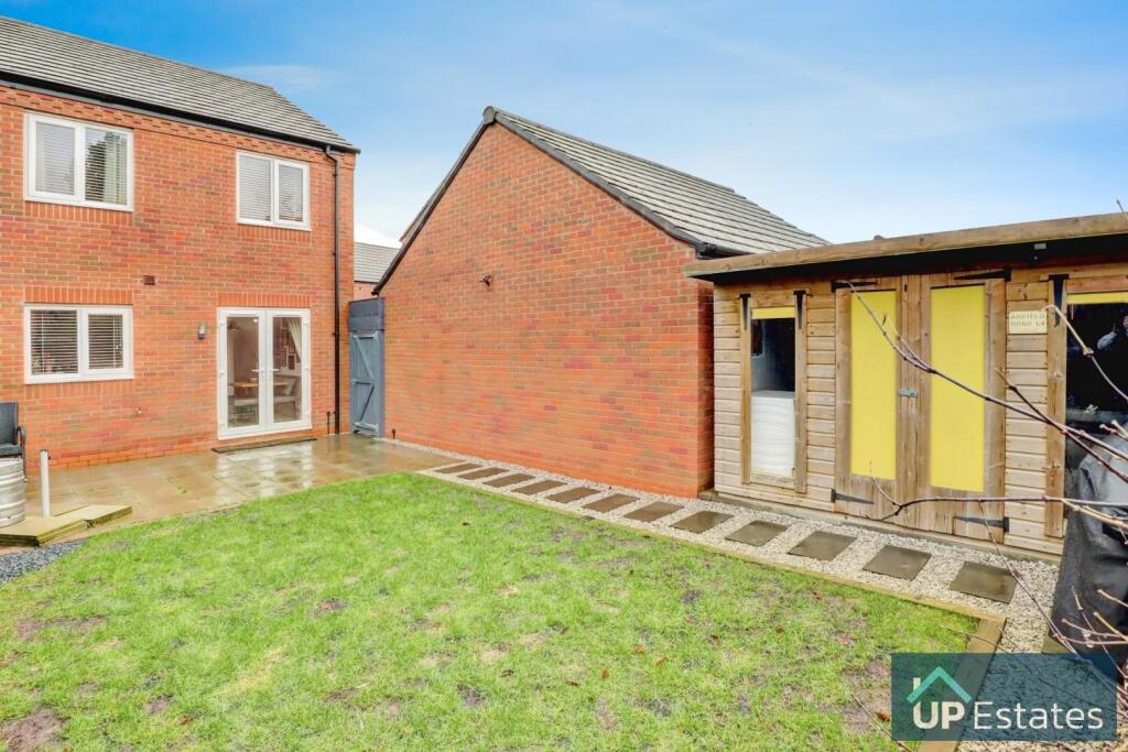 Rear Garden &amp; Summerhouse