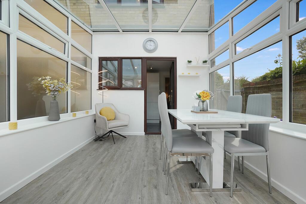 Conservatory/diner