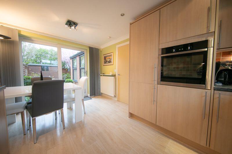 Kitchen &amp; breakfast room