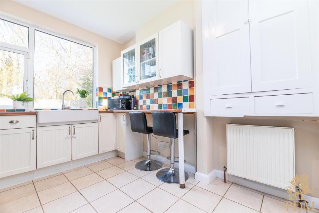 5 Balmoral Crescent Nottingham NG8 2DQ