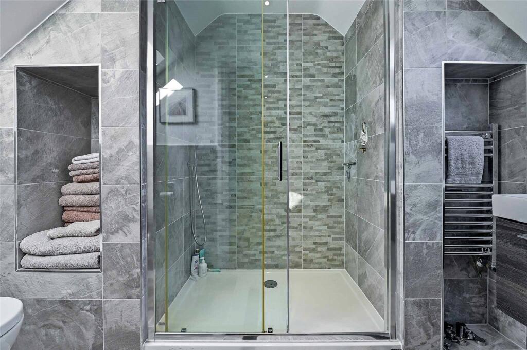 En Suite Shower Room