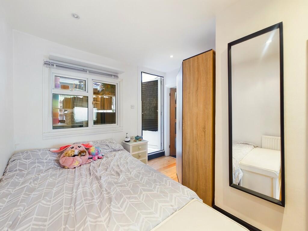 CAM03519G0-PR0093...