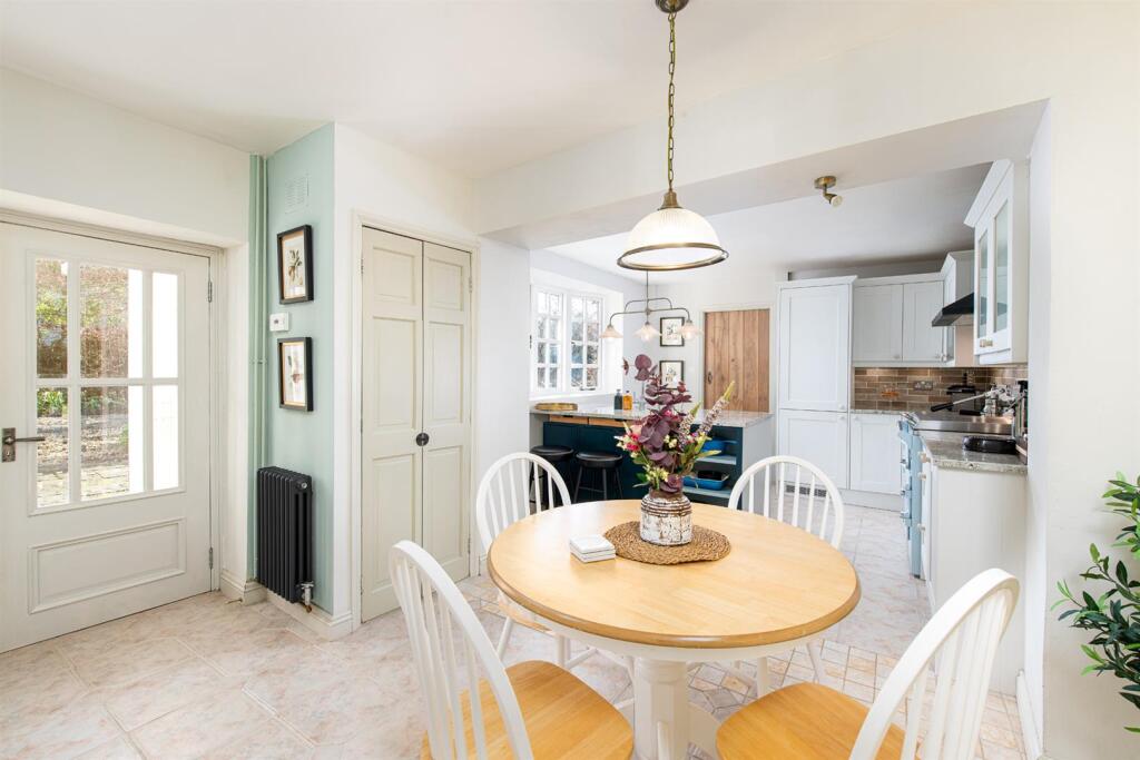 Kitchen_4.jpg