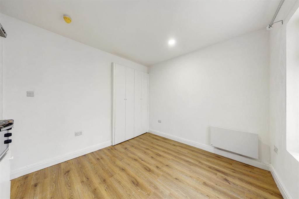 Bedroom 3.jpg