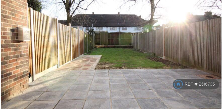 Garden With Patio Area