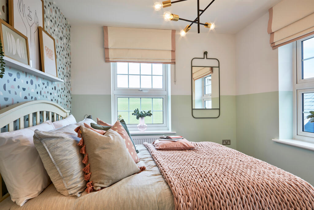 Further double bedroom in the Hollinwood 4 bedroom home