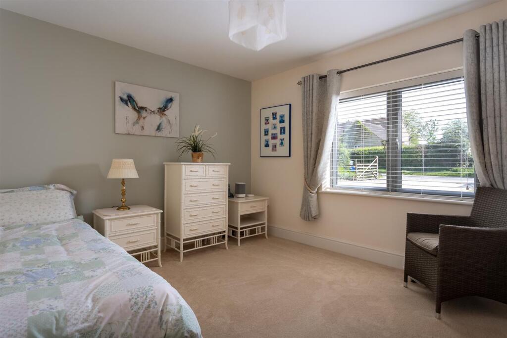 49 - The Bee Garden - GL7 5JF - Web.jpg