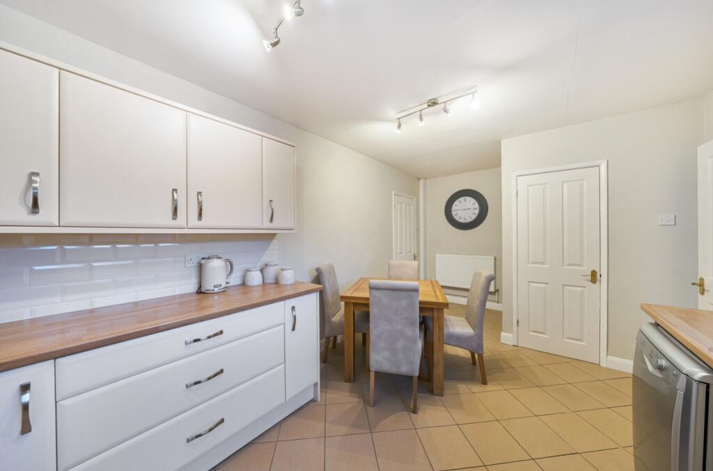 1384155-10-692474e50184b