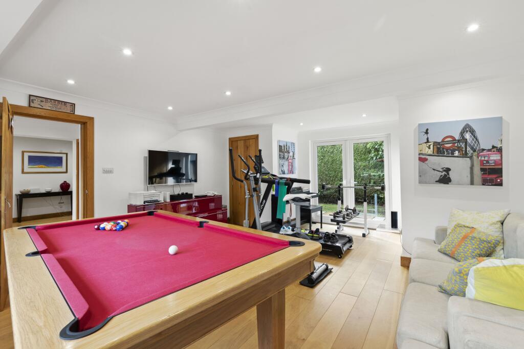 Games Room/Bedroom 5